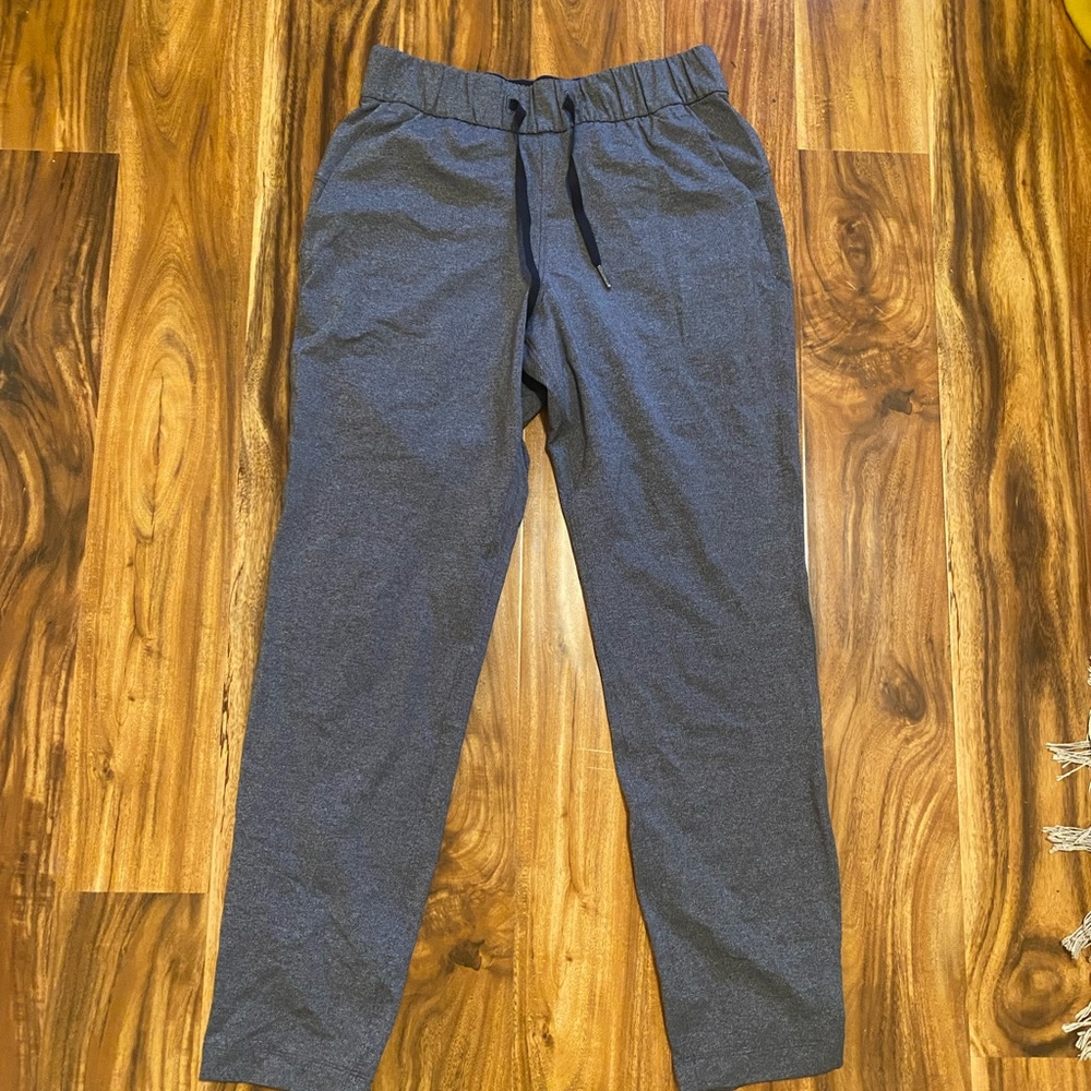 Gray Lululemon pants!🫶